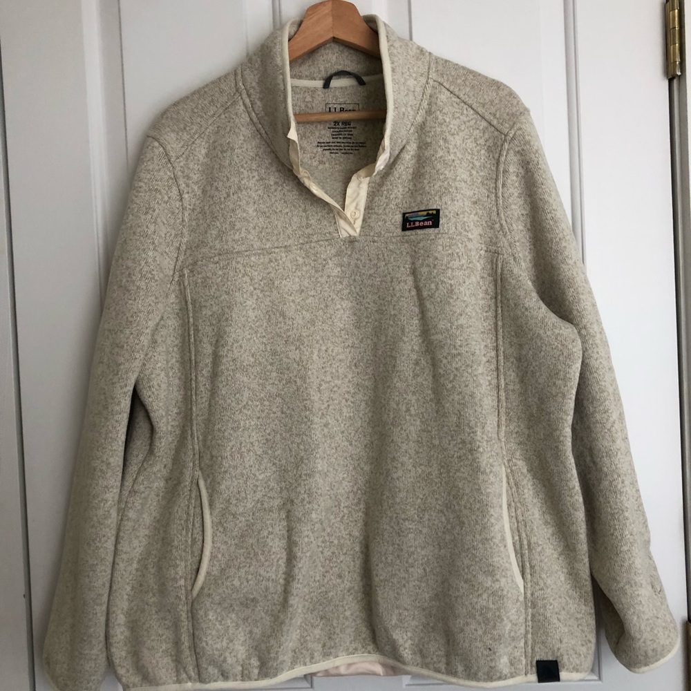 2X LlBean Oatmeal Fleece w/ pockets & snap collar